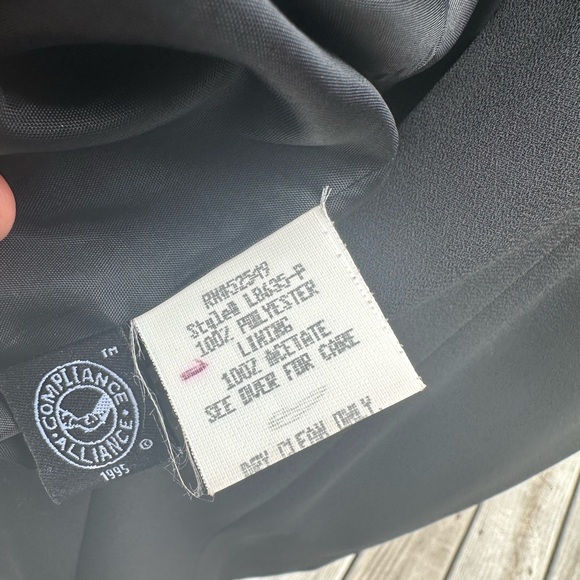 LAUNDRY by Shelli Segal - Picture 5 of 9